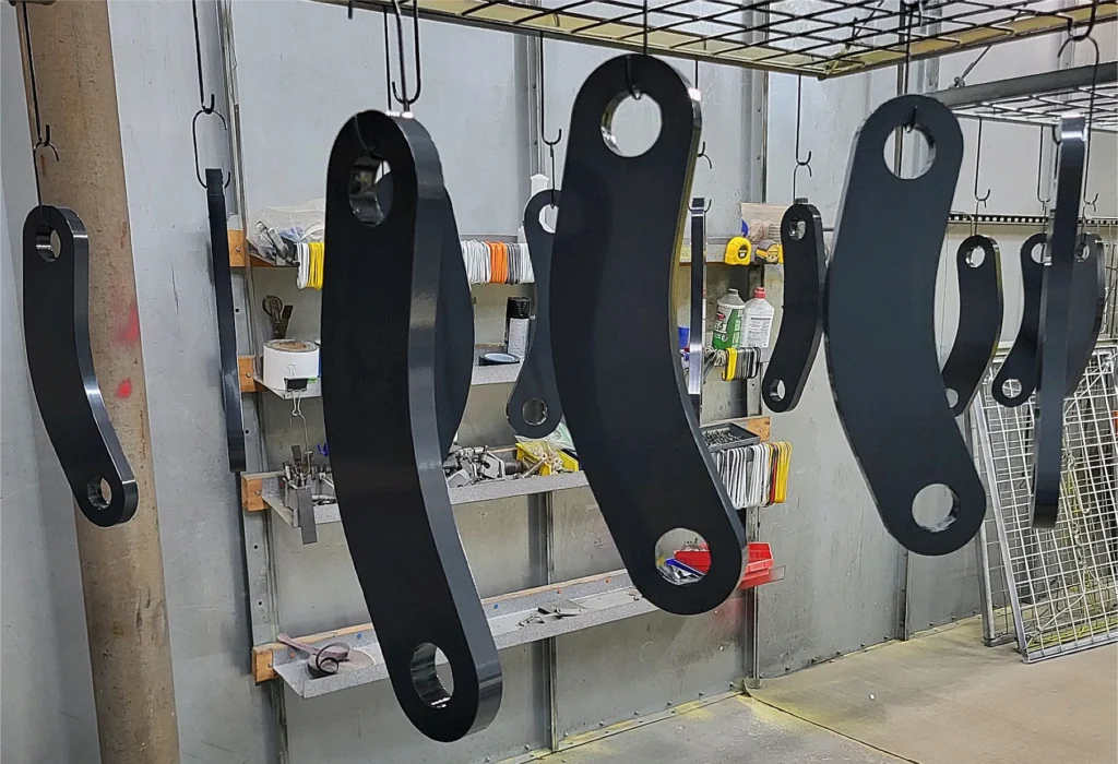 Black_Powder_Coated_Steel_Bracket-Colombo_Manufacturing